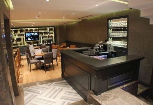 5. 애스톤 레지던스..