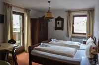 Sporthotel Schönau am Königssee Отели рядом с достопримечательностью «Bayerische Seenschifffahrt am Koenigssee»