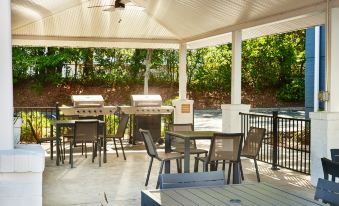 Candlewood Suites Charleston - Northwoods