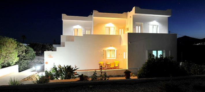 Tsakanos Apartments Hotele w: Milos