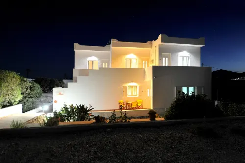 Tsakanos Apartments - موقف سيارات
