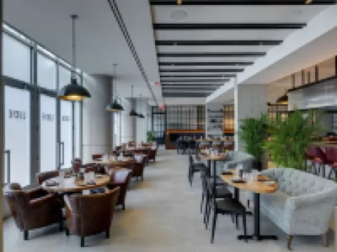 โรงแรมเดอะโคลอนเนด แบ็คเบย์