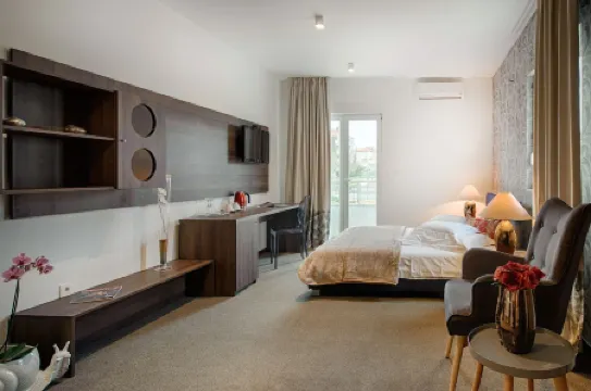 Boban Luxury Suites Отели рядом с достопримечательностью «Split Circus - Monty Python Bar»