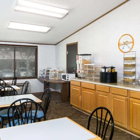 Howard Johnson by Wyndham Wilmington