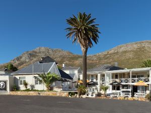 Boulders Beach Hotel, Cafe and Curio Shop