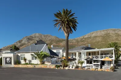 Boulders Beach Hotel, Cafe and Curio Shop