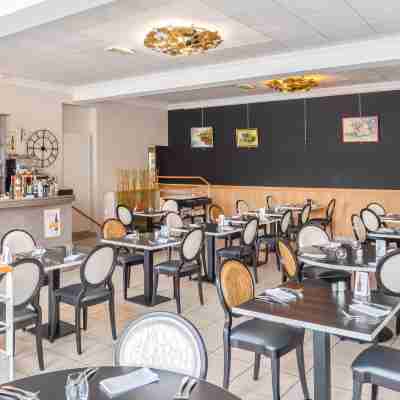 Logis Hôtel Le Chene Dore Dining/Meeting Rooms