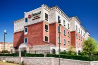 Best Western Premier Crown Chase Inn  Suites Các khách sạn ở Denton