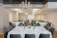 Island Luxurious Suites Hotel