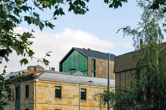 Moss Hotel Отели рядом с достопримечательностью «Salamanca Arts Centre»