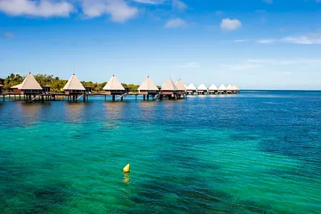 DoubleTree by Hilton Noumea Ilot Maitre Resort Отели рядом с достопримечательностью «Остров маяка Амеди»