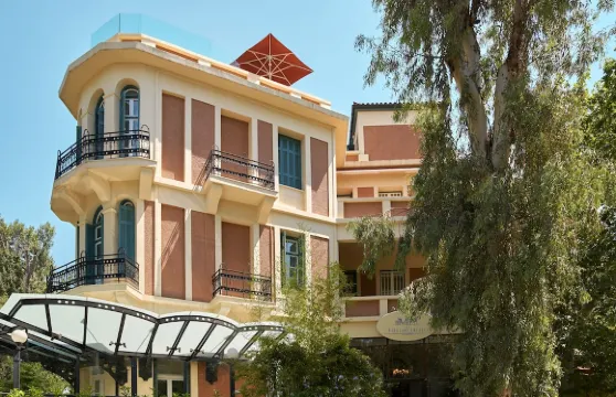 克法拉利套房酒店