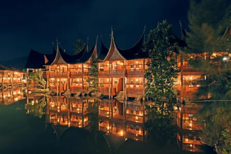 Danau Dariza Resort Hotel - Cipanas Garut Отели в г. Tarogong Kaler