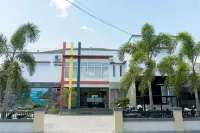 OYO 1559 Pondok Garuda Guest House Отели в г. 