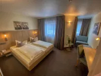 City Partner Hotel Berliner Hof Hotels near Baumlehrpfad Fritz-Wagner-Weg, Tafel A