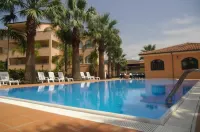 Villa Laura Residence Hotel Apartments & Studios - Pools