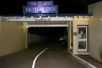 The Plains Motor Inn - parking