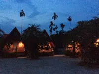 Pruksa Resort Detudom Отели в г. 