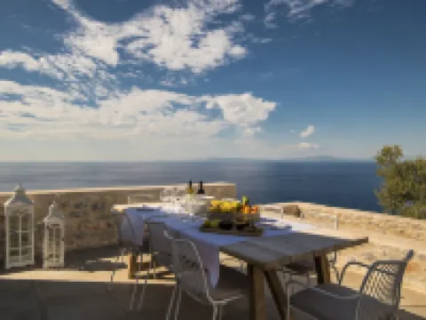 Bassa Maina Villas & Suites Hotels in Itilo