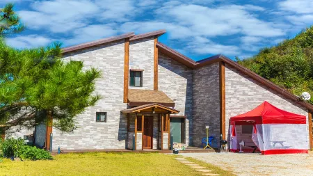 Gapyeong Pinepino Poolvilla Отели рядом с достопримечательностью «Edelweiss»