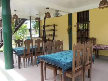 Eddie`s Beach Resort Siargao Отели в г. Северный Суригао