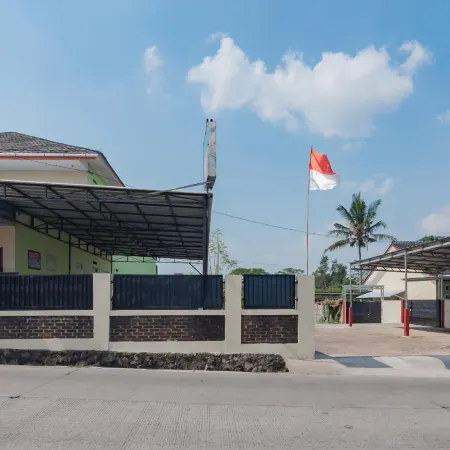 RedDoorz Syariah Near Tugu Pandanwangi Cianjur