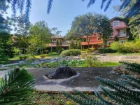 Palazzo Pavone Gallery & Resort Hotels near Pete Maze