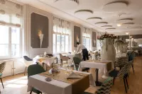 Hôtel les Nations the Originals Boutique Vichy - 3-Star