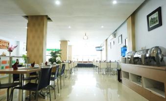 Urbanview Hotel Mulia Indah Palopo