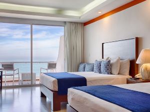 The Paramar Beachfront Boutique Hotel with Breakfast Included - Downtown Malecon