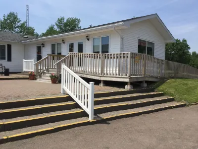 The Sunshine Inn Hotels near Joggins Fossil Cliffs & Centre