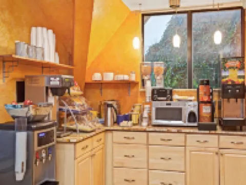 Days Inn by Wyndham Nanuet / Spring Valley