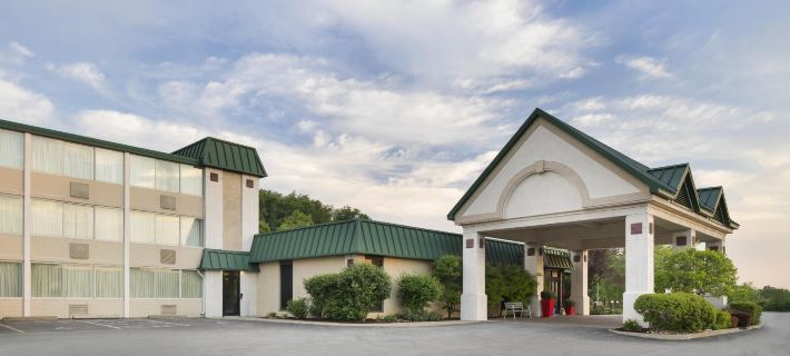 Ramada by Wyndham Beaver Falls Hotels in Beaver County