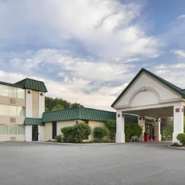 Ramada by Wyndham Beaver Falls