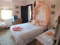 East Farm House B&B Hotels in Winterbourne Abbas