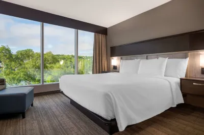 Best Western Plus Chocolate Lake Hotel Hotels in 