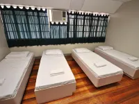 Marbella Leisure Hostel - Hostels