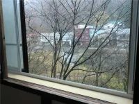 Onsen Minshuku Sakaeya - con vistas a la montaña