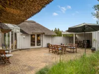 "Gunnie" - 1.1km from the Sea