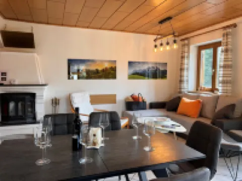 The Red Apartment 大瑟爾克酒店