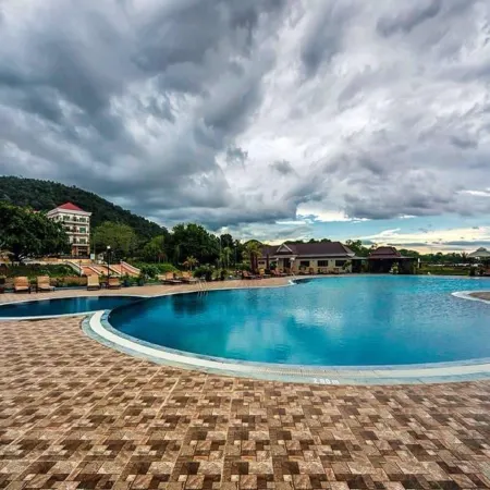 Rock Royal Hotel & Resort