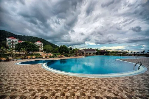 Rock Royal Hotel & Resort