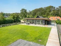 "Sebbi" - 90m from the Sea - Homestays