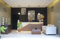 Heroes Hotel Hotels in Genteng