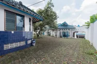 Biru Homestay Bandung Mitra RedDoorz Hotels in Cigadung