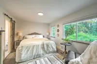 Farmhouse w/ Private Hot Tub < 1 Mile to Birch Bay Hotels near Nexus Blaine Enrollment Center