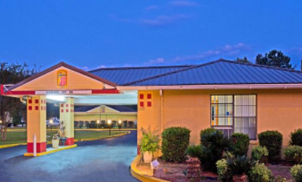 Super 8 by Wyndham Chipley