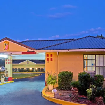 Super 8 by Wyndham Chipley