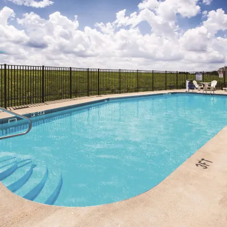 La Quinta Inn & Suites by Wyndham Evansville