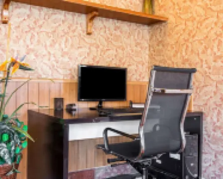 舒適套房酒店-近莫雷諾谷馬奇空軍預備基地